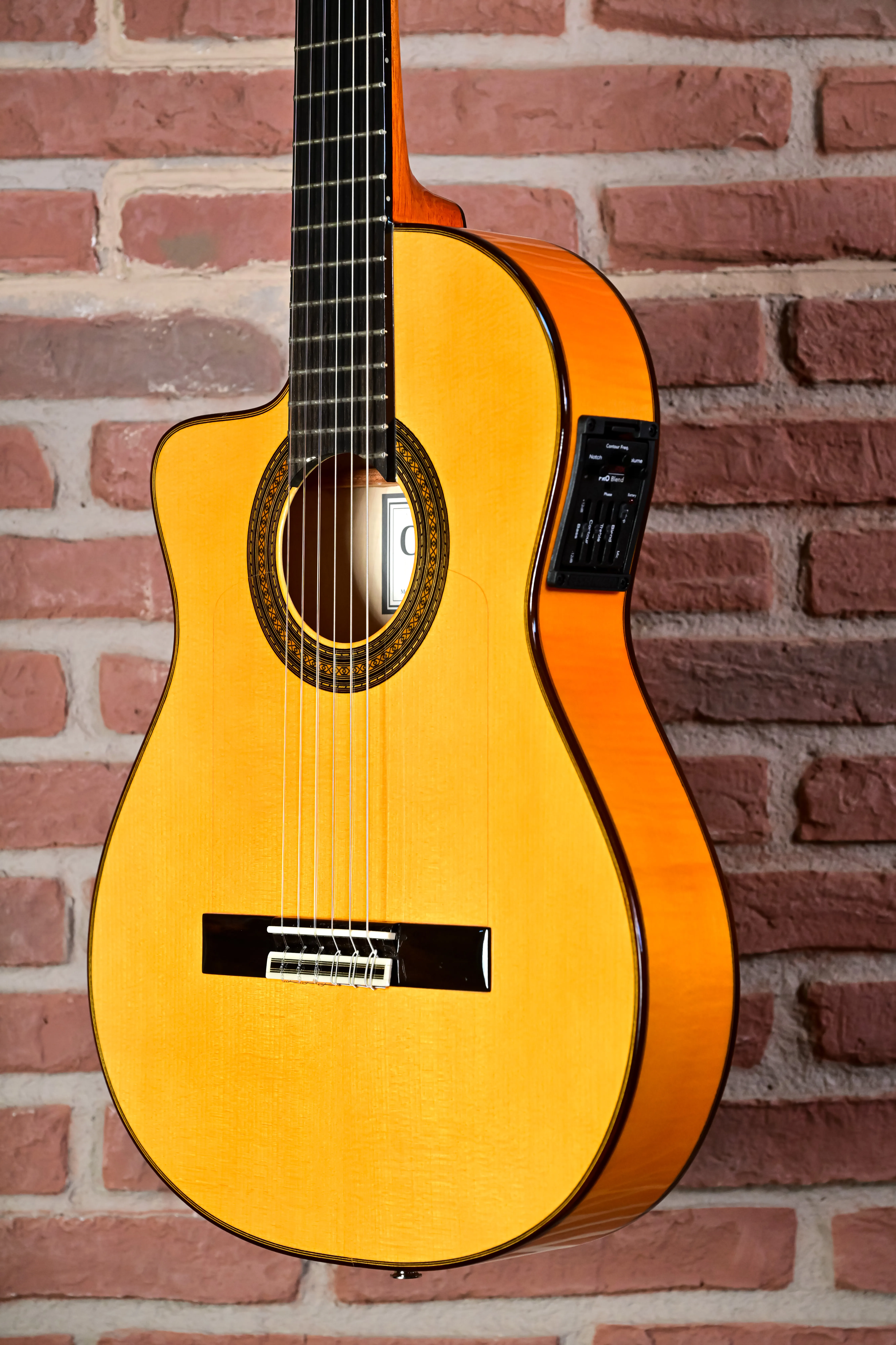 Espana 55FCE Lefty Thinbody Konzertgitarre Honey Amber (B-Stock)