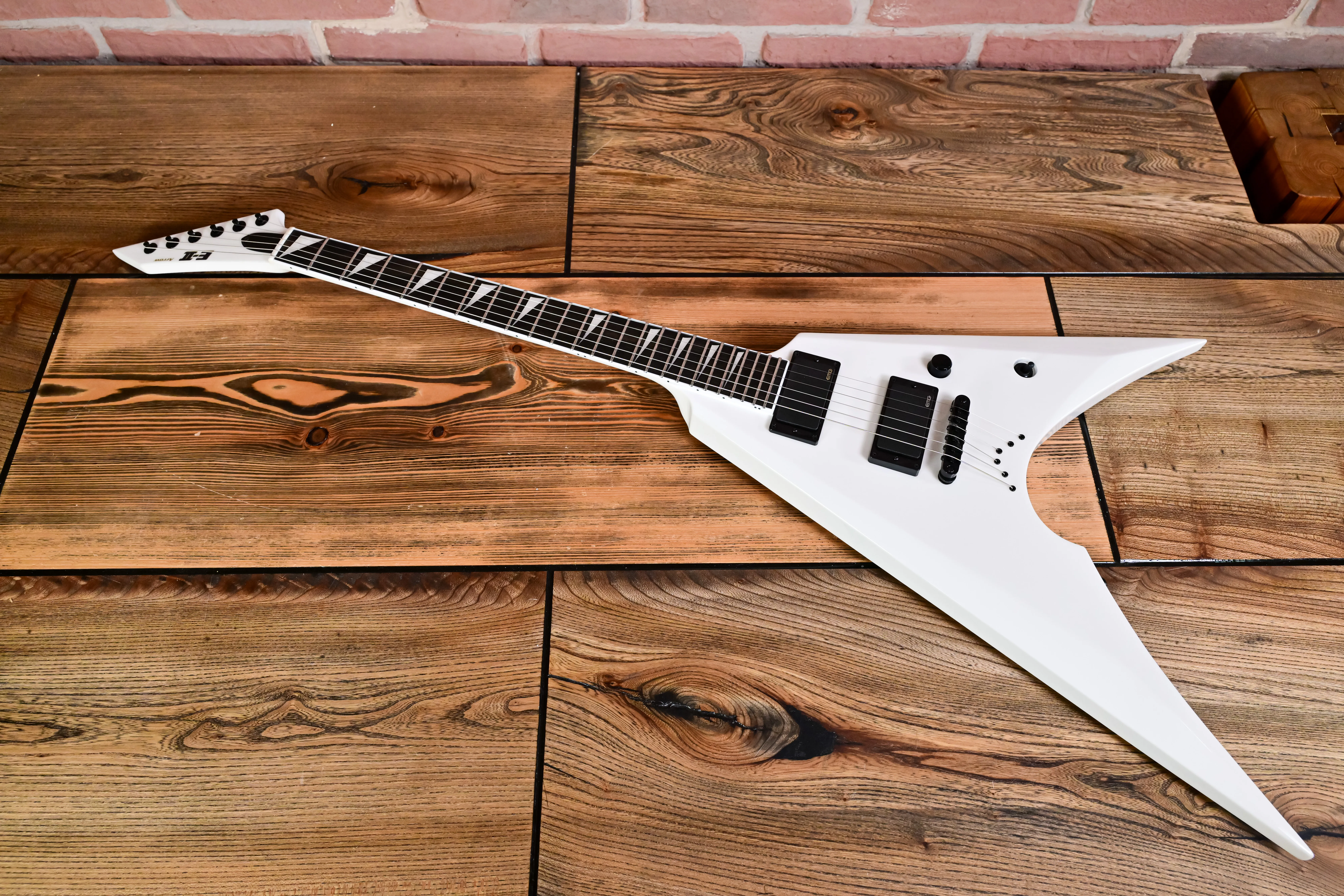 E-II Arrow NT Snow White